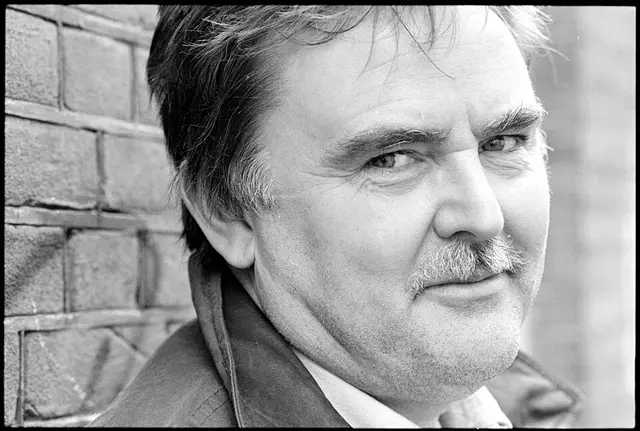 Portrait of Glen Baxter