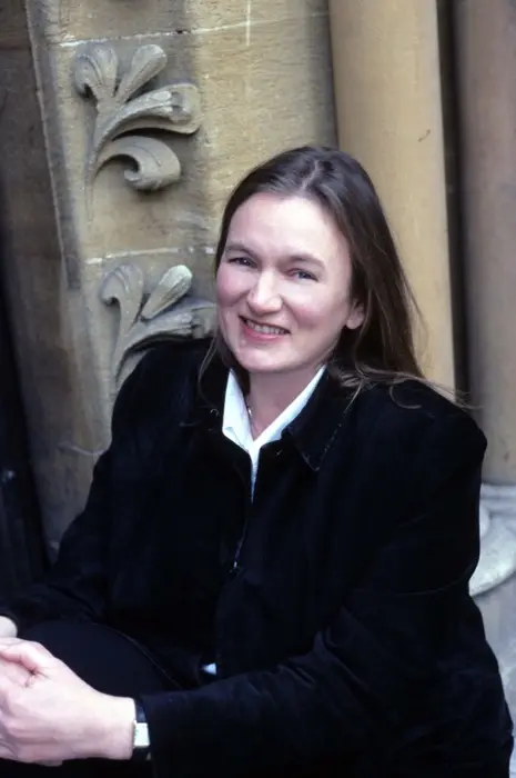 Portrait of Linda Buckley-Archer